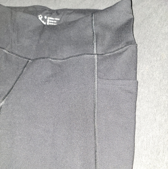 Heathyoga Workout Capri Leggings With Multiple Pockets - XXL - Black - Picture 3 of 7